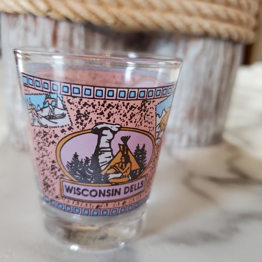 Wisconsin Dells Shot Glass - Picture 5 of 6